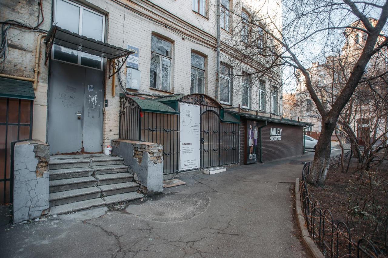 Затишна Квартира Біля Майдану Незалежності Kiev Bagian luar foto